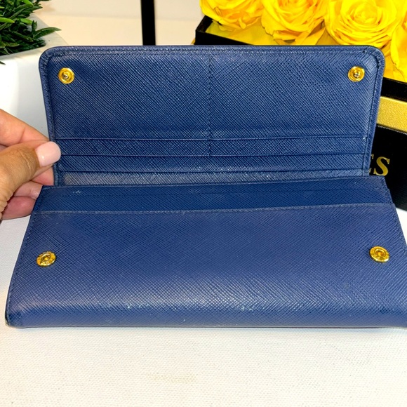 Blue Prada wallet with box and papers - Picture 8 of 15